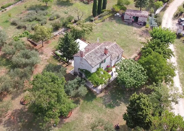 Casa Vinela * Buje